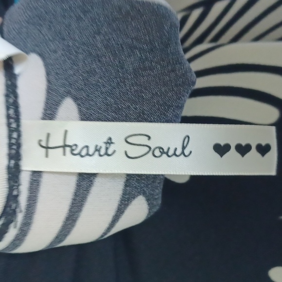 Heart Soul Vneck dress with feather like pattern, stretchy, tie waist, turquoise - Picture 5 of 8